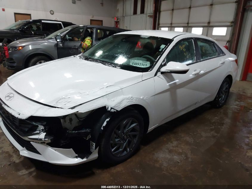 Hyundai Elantra 2026 — photo 2