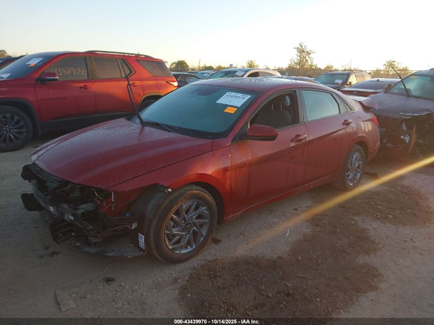 Hyundai Elantra 2025 — photo 2