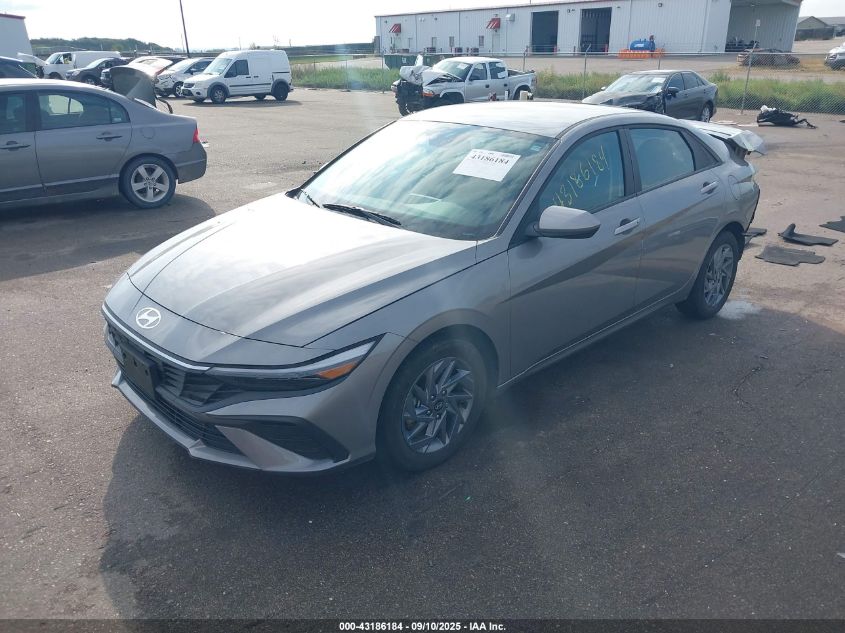 Hyundai Elantra 2024 — photo 2
