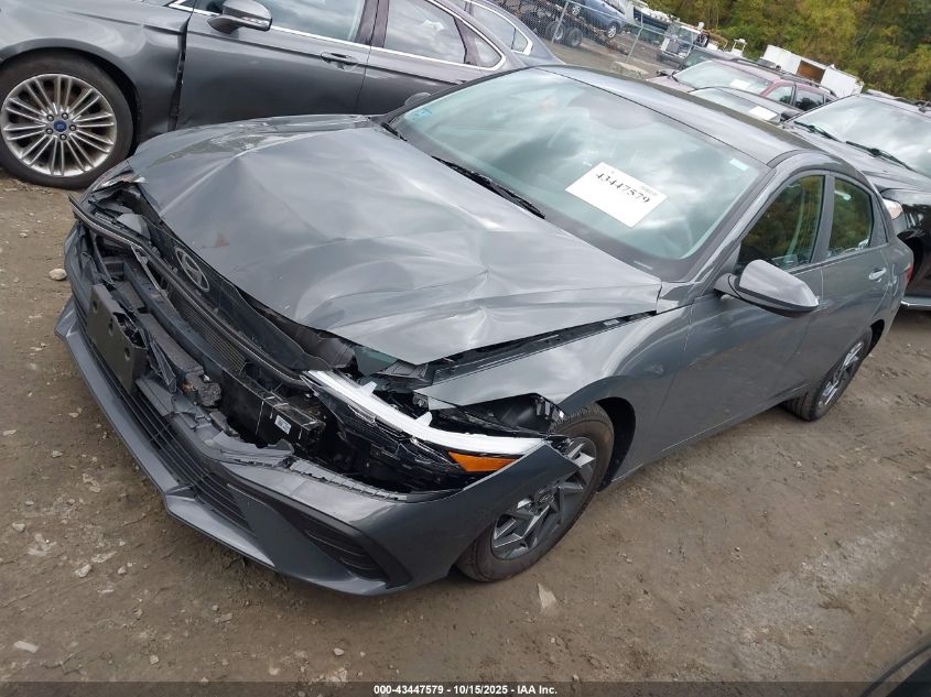 Hyundai Elantra 2024 — photo 2