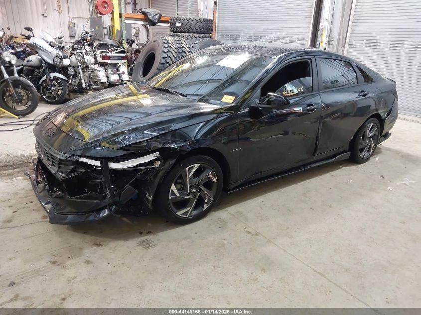 Hyundai Elantra 2025 — photo 2