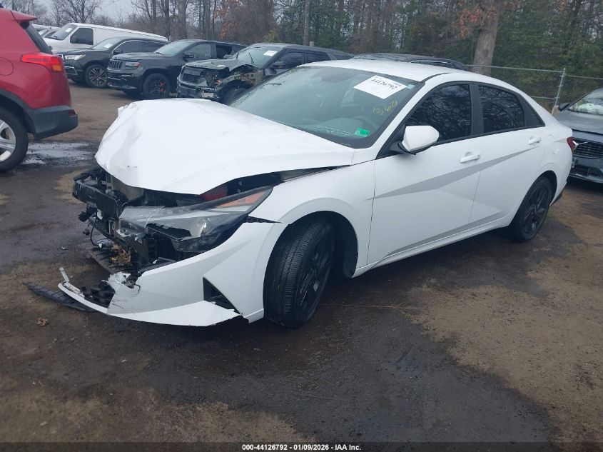 Hyundai Elantra 2023 — photo 2