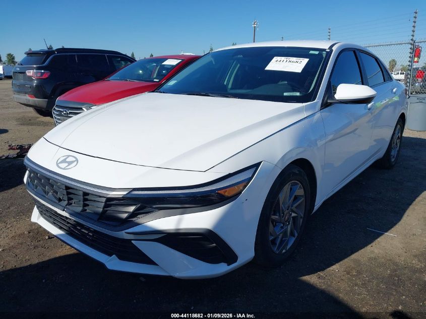 Hyundai Elantra 2025 — photo 2