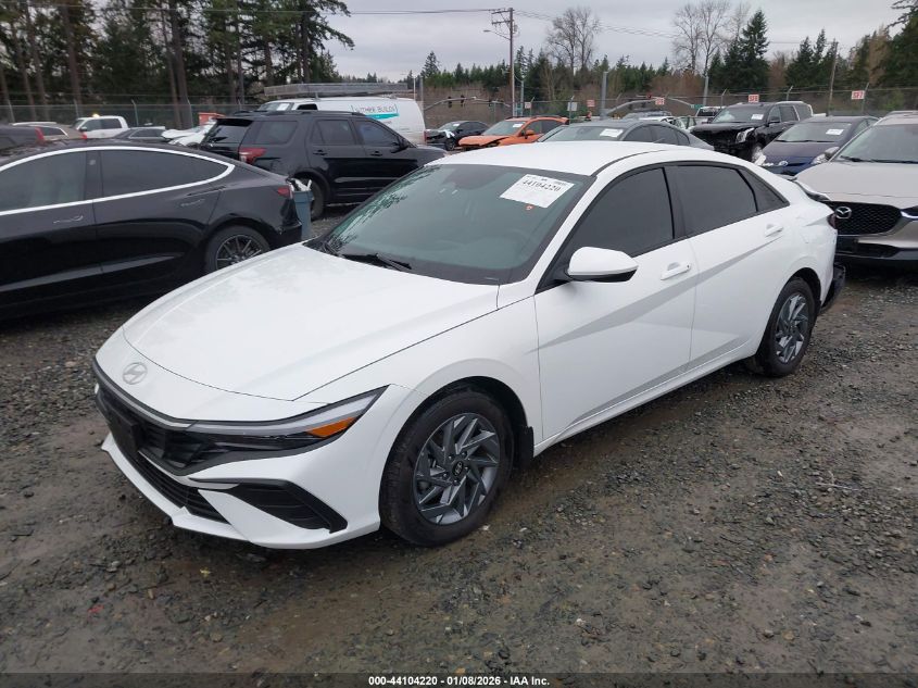 Hyundai Elantra 2025 — photo 2