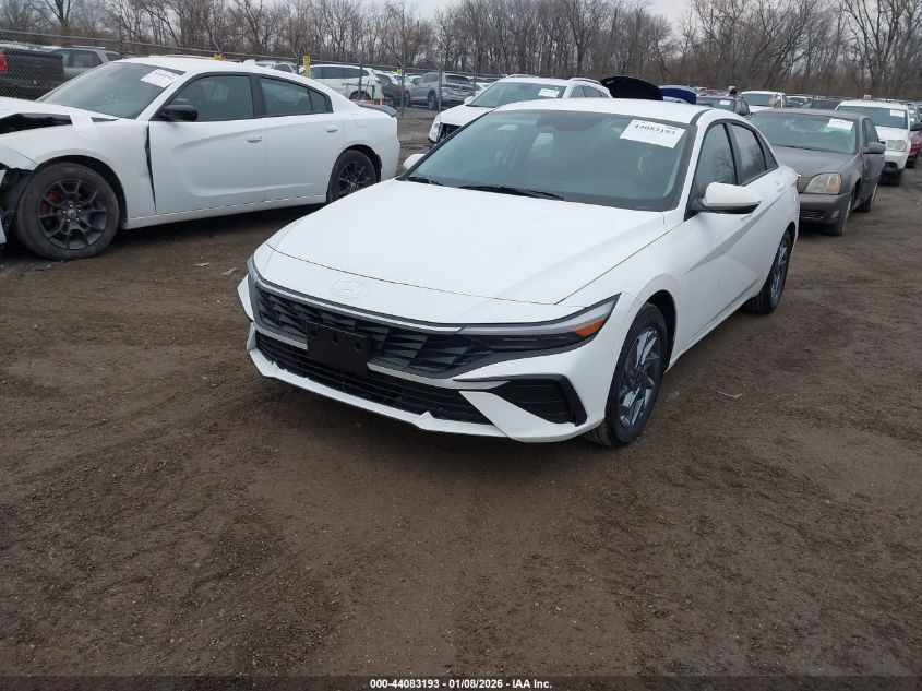 Hyundai Elantra 2025 — photo 2