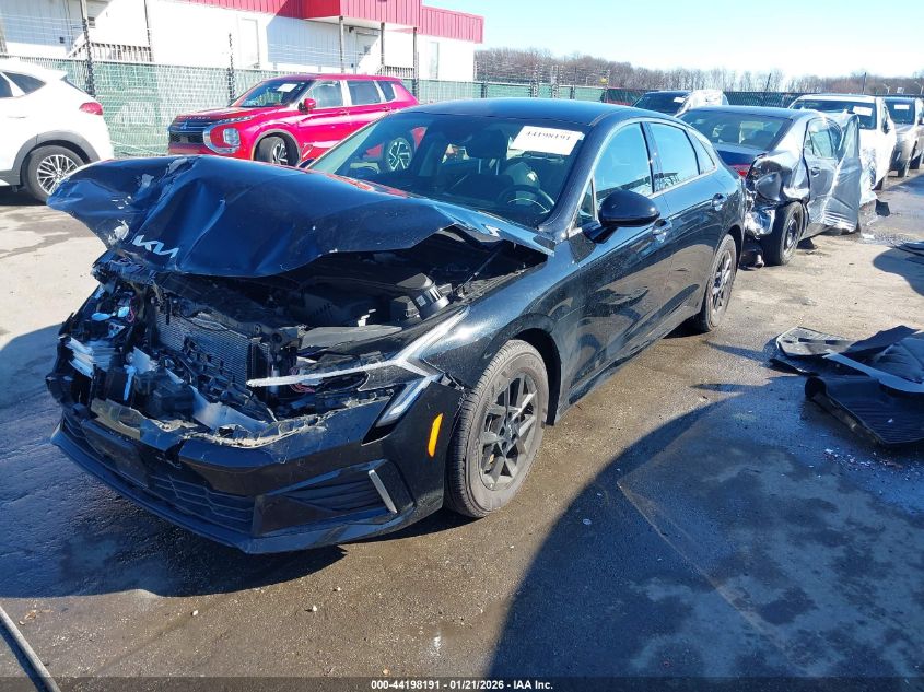 Kia K5 2025 — photo 2