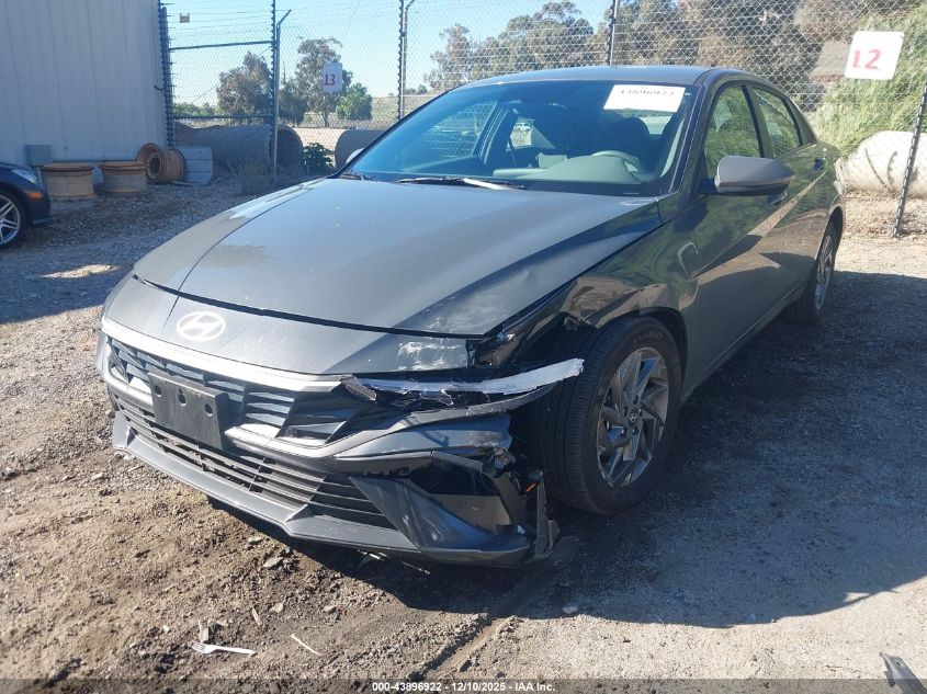 Hyundai Elantra 2025 — photo 2