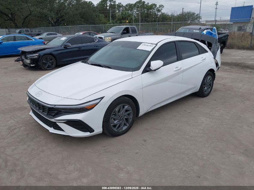 Hyundai Elantra 2025 — photo 2