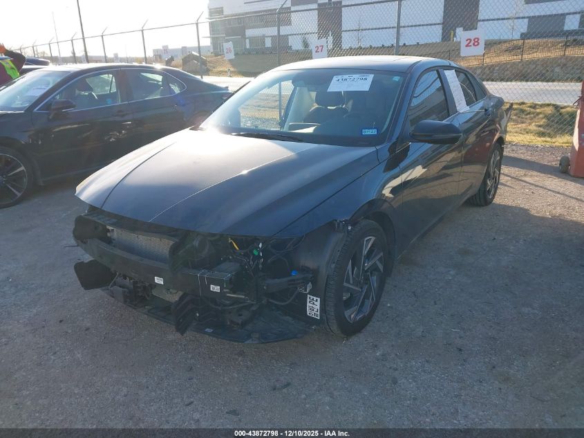 Hyundai Elantra 2025 — photo 2