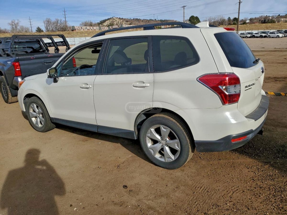Subaru Forester 2016 — photo 2