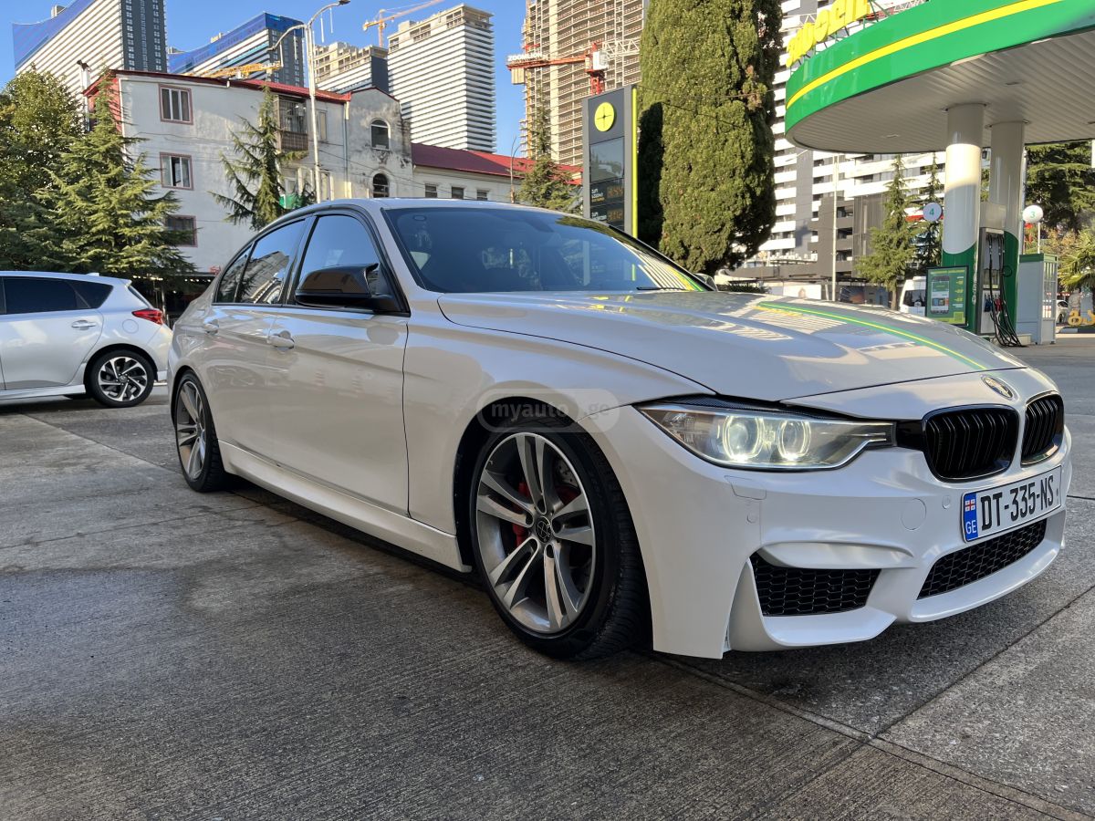 BMW 335 2013 — photo 2