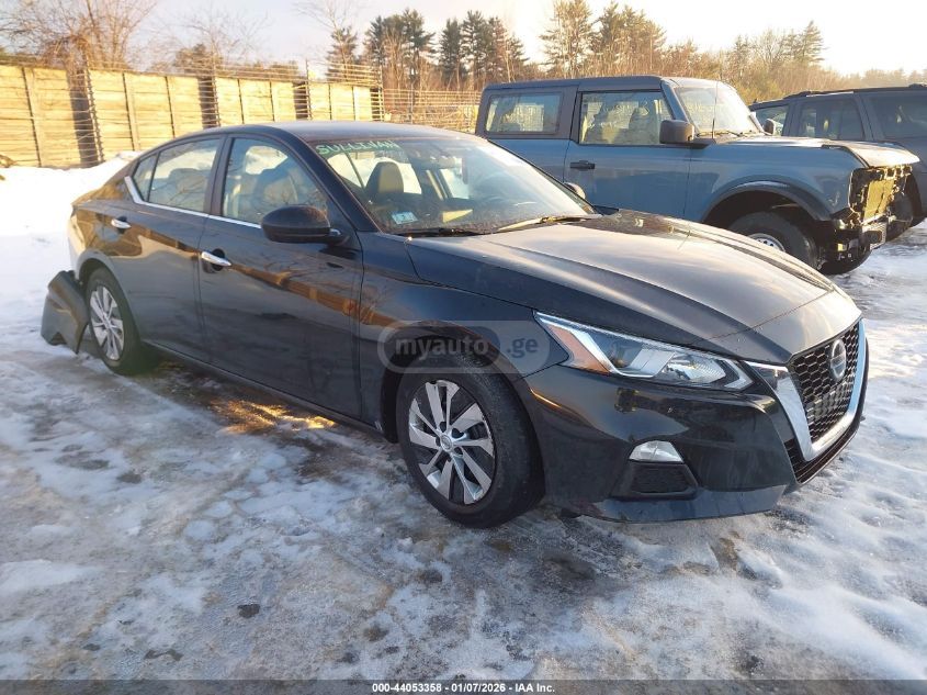 Nissan Altima 2019 — photo 2