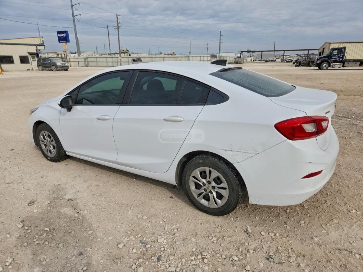 Chevrolet Cruze 2019 — photo 2