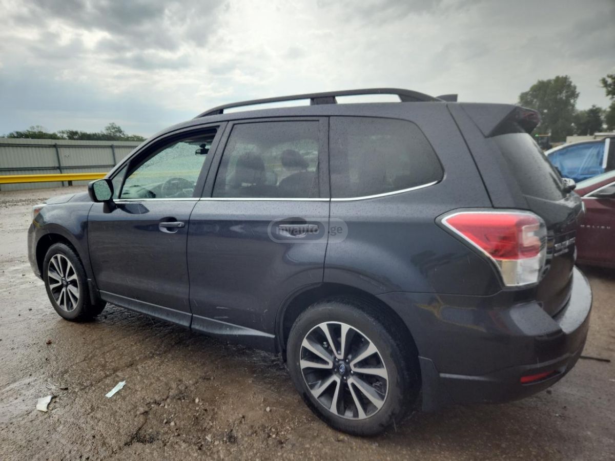 Subaru Forester 2017 — photo 2