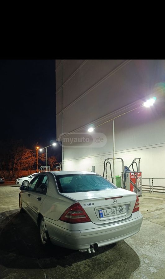 Mercedes-Benz C 180