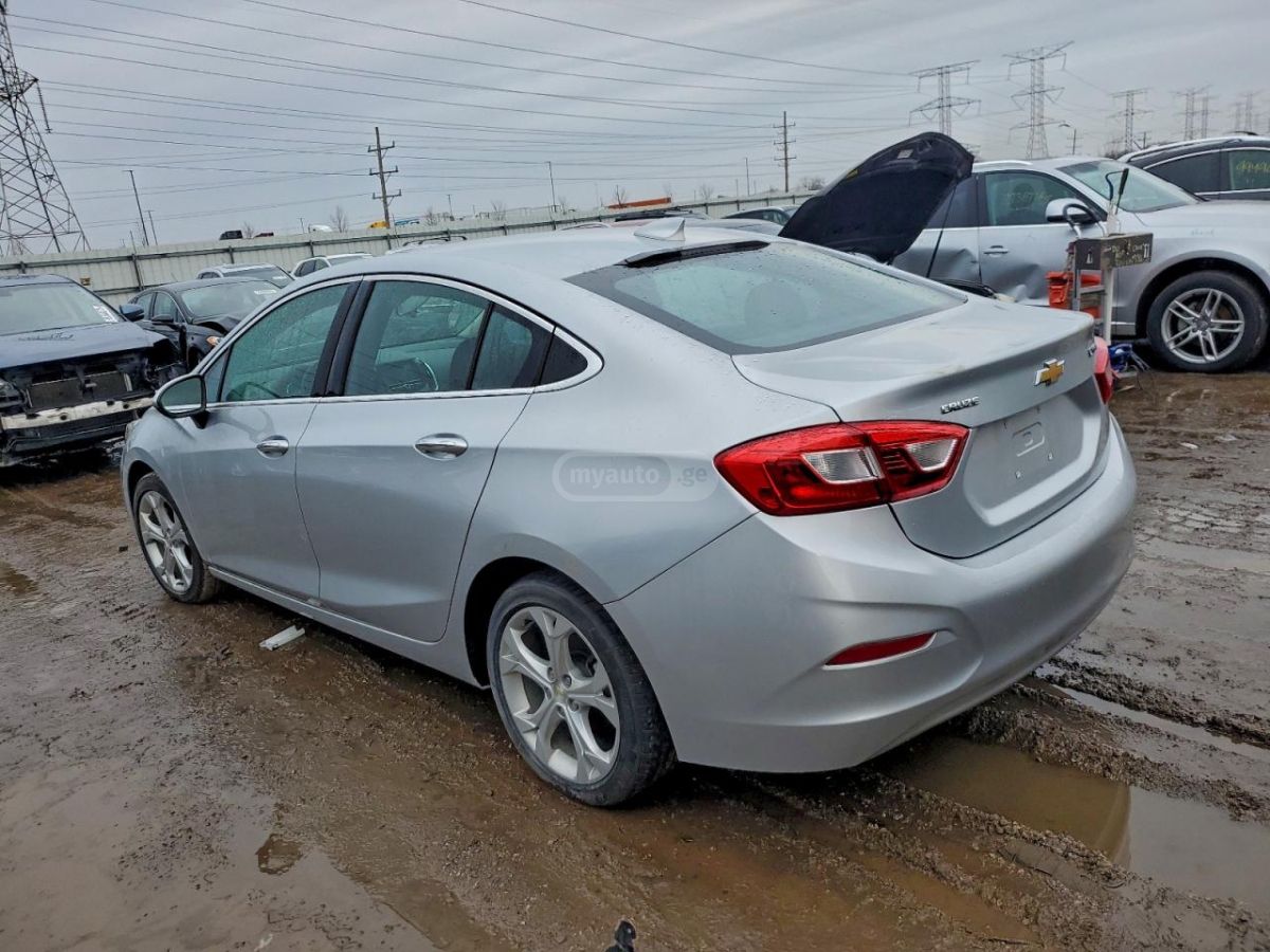 Chevrolet Cruze 2017 — photo 2