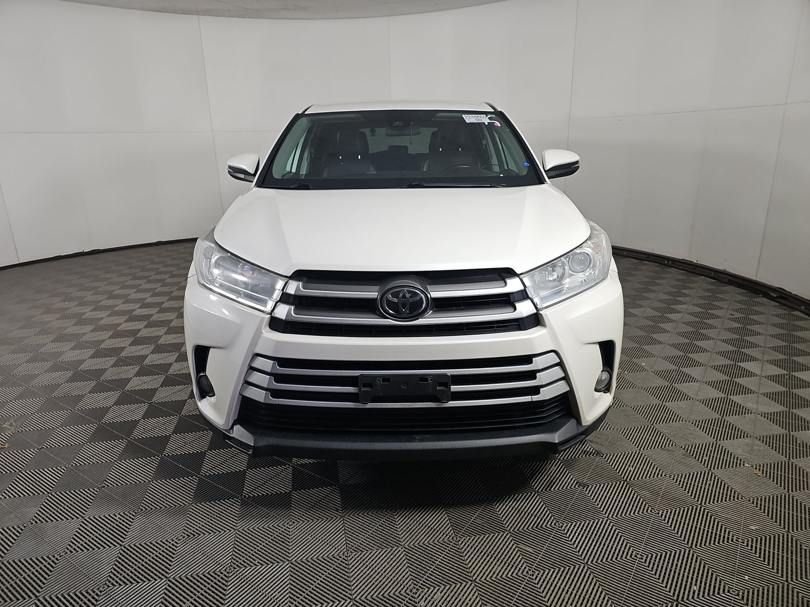 Toyota Highlander 2018 — photo 2