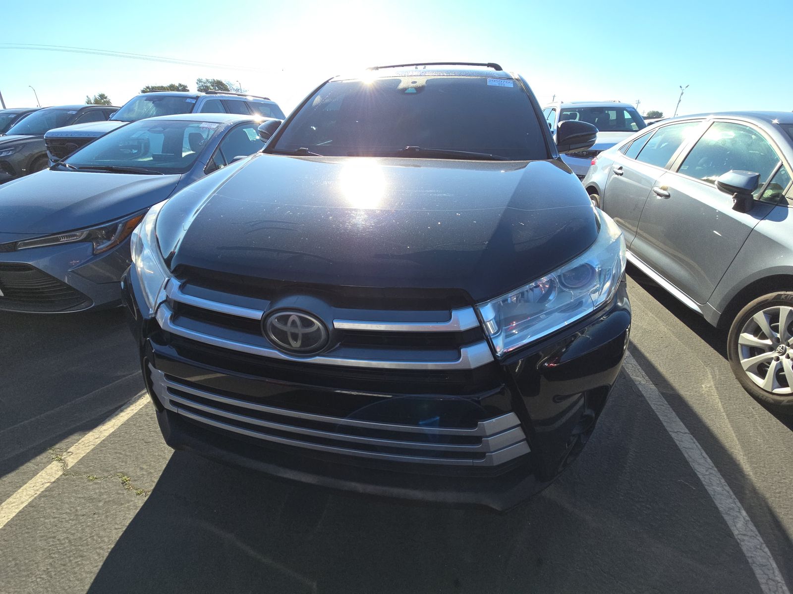 Toyota Highlander 2017 — photo 2