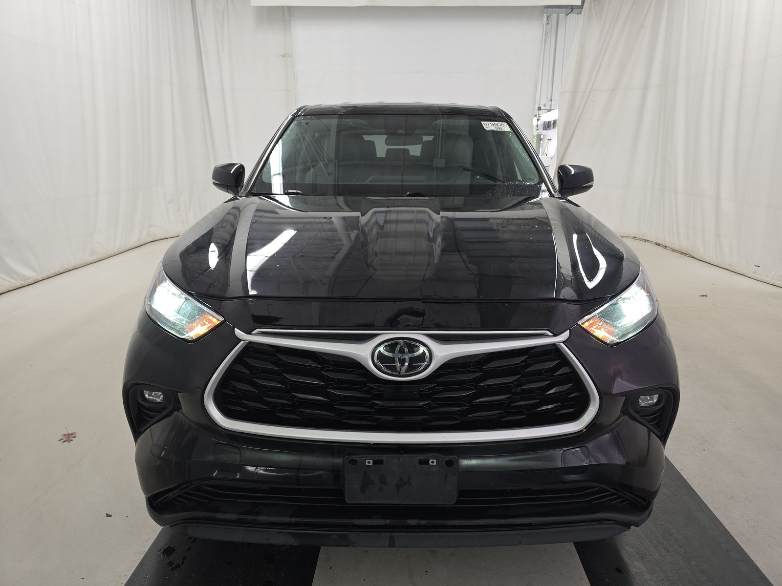 Toyota Highlander 2023 — photo 2