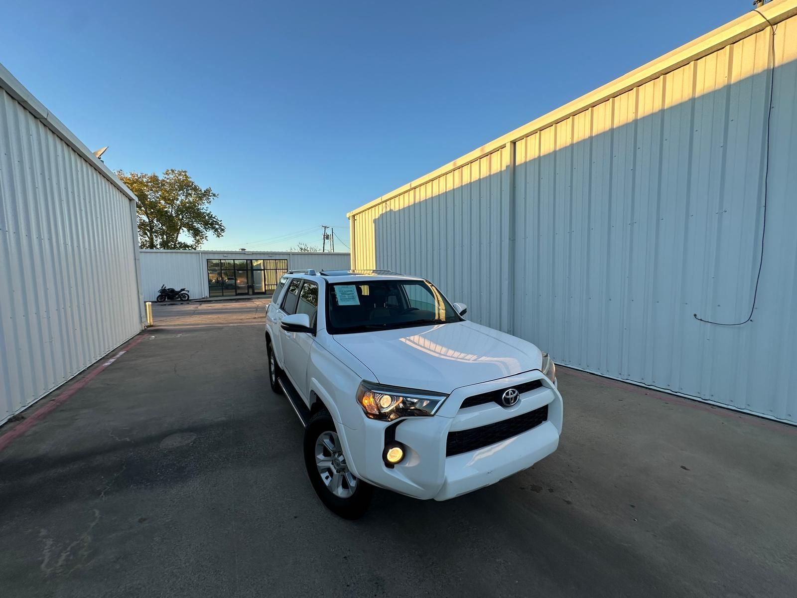 Toyota 4Runner 2015 — photo 2