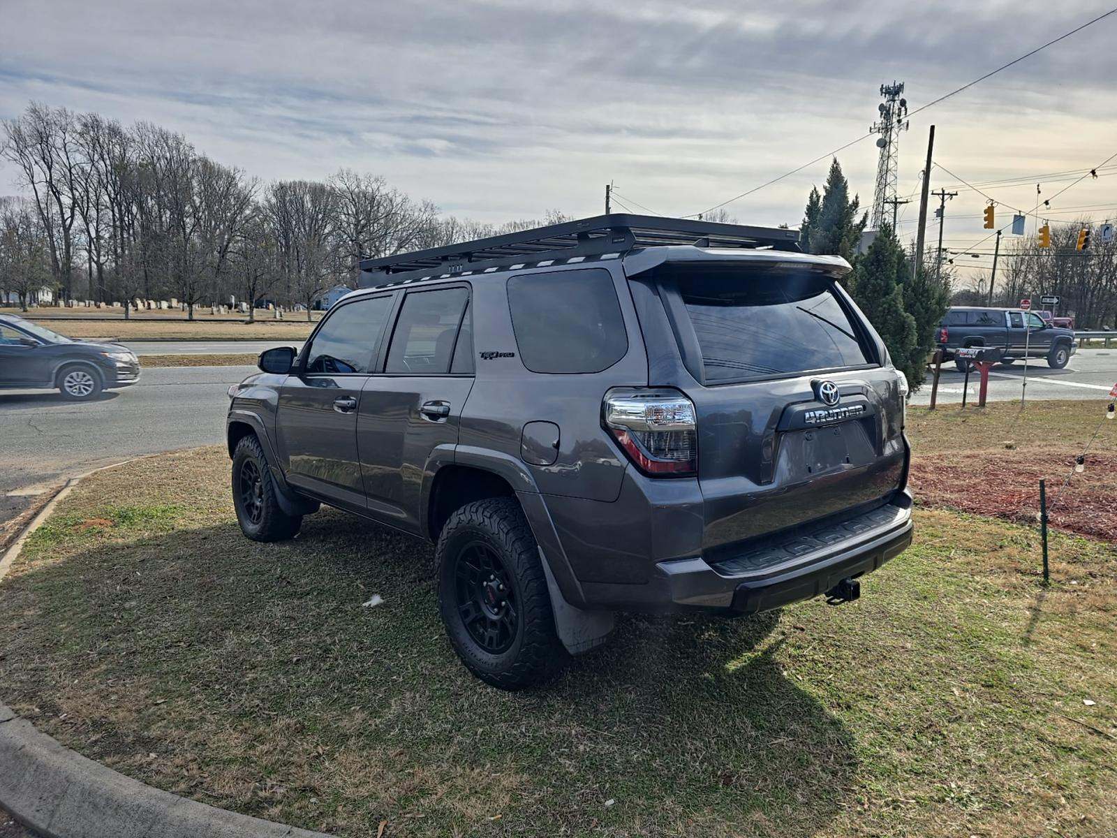 Toyota 4Runner 2016 — photo 2