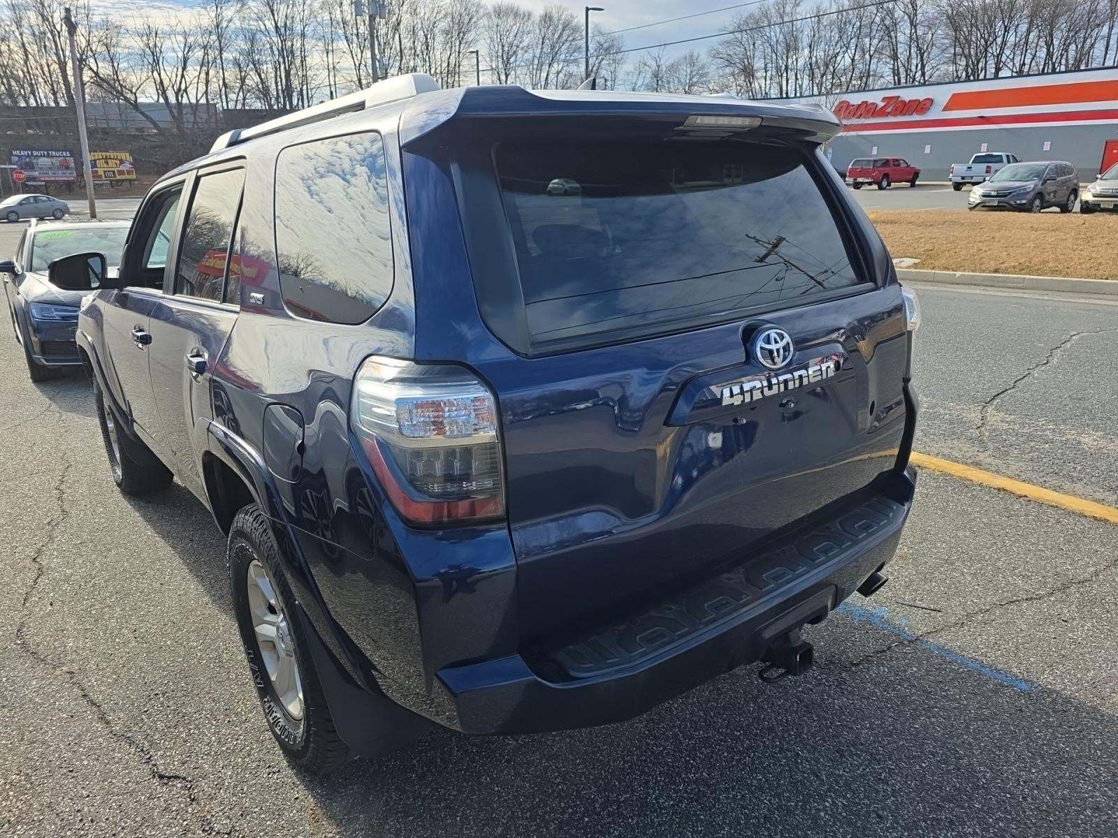 Toyota 4Runner 2014 — photo 2