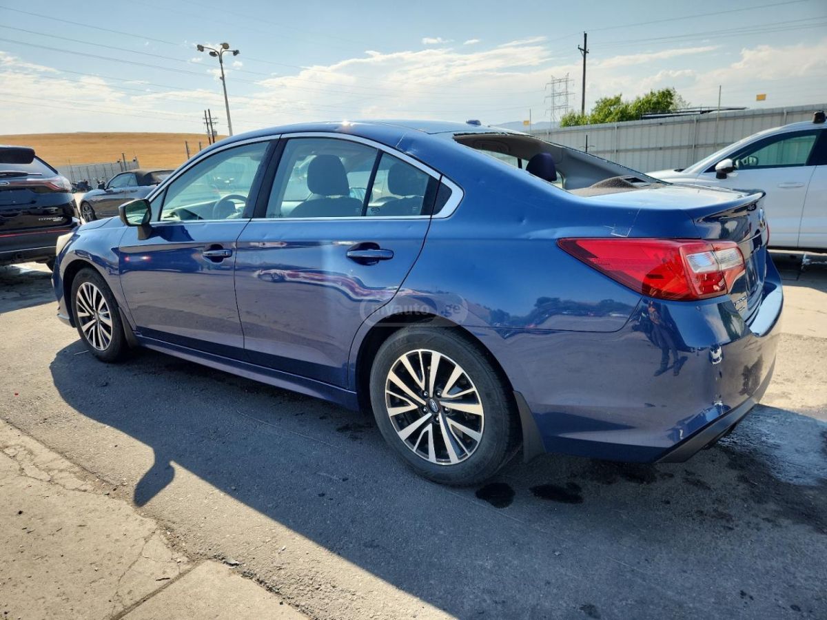 Subaru Legacy 2019 — photo 2