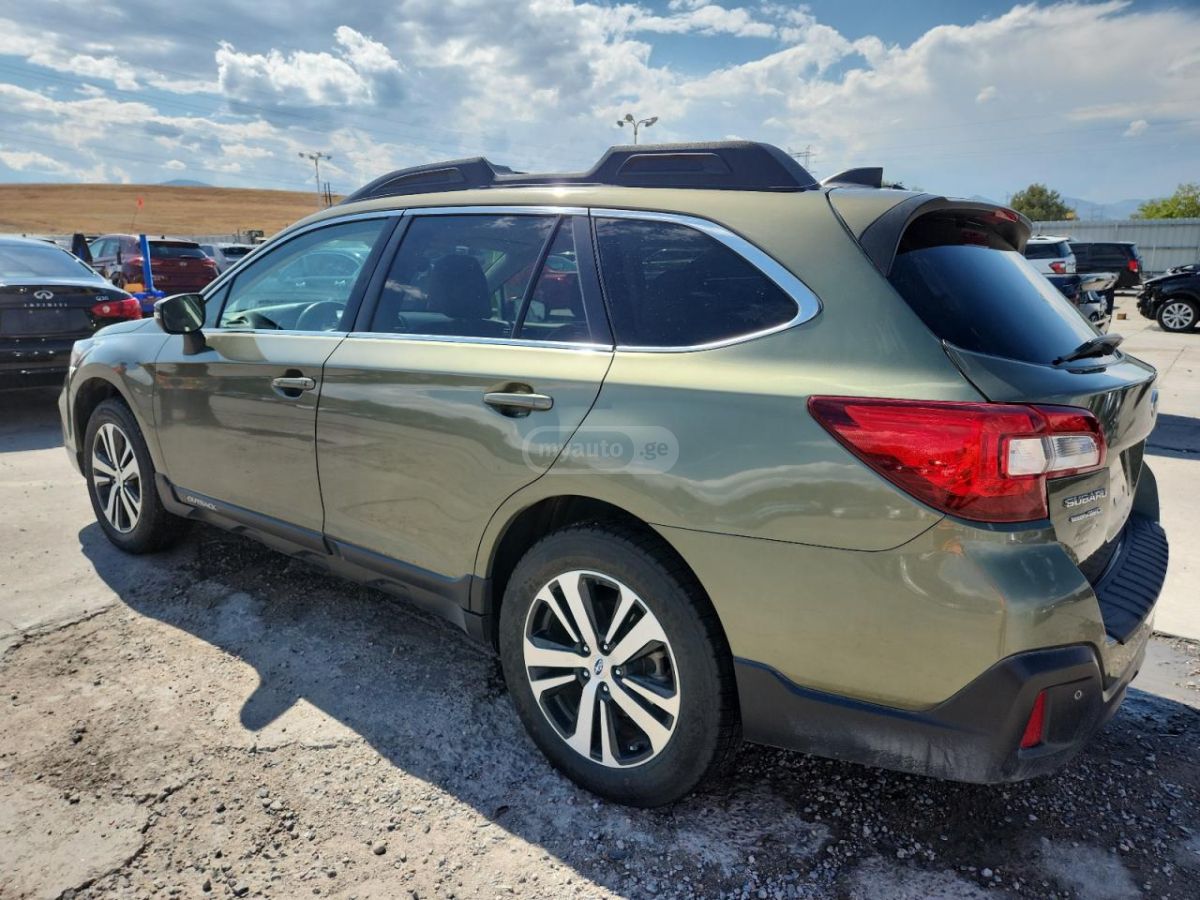Subaru Outback 2019 — photo 2
