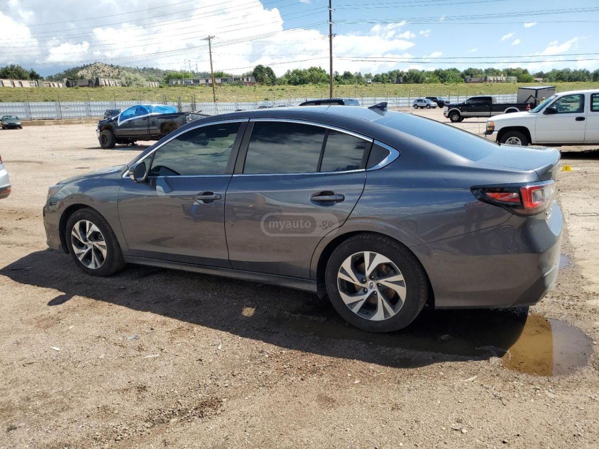 Subaru Legacy 2022 — photo 2