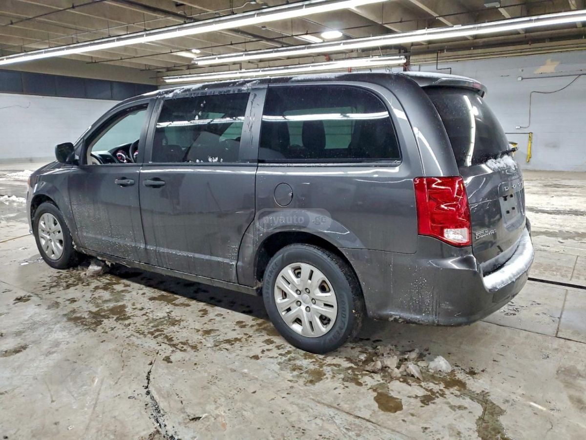 Dodge Caravan 2019 — photo 2