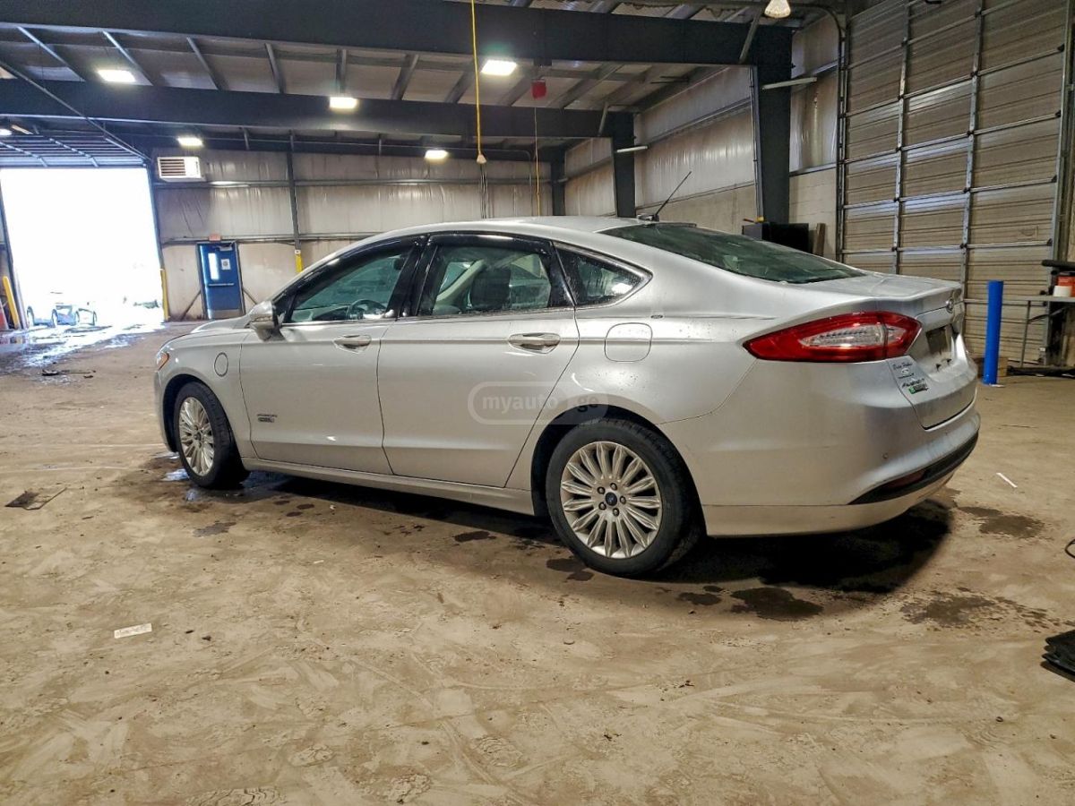 Ford Fusion 2016 — photo 2