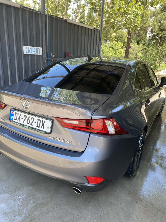 Lexus IS 300 2015 — photo 2