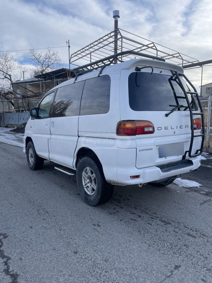 Mitsubishi Delica 2001 — photo 2