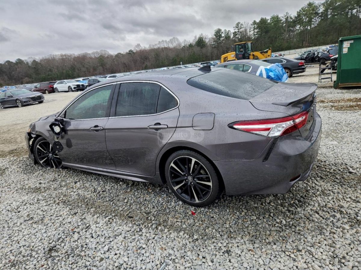 Toyota Camry 2019 — photo 2