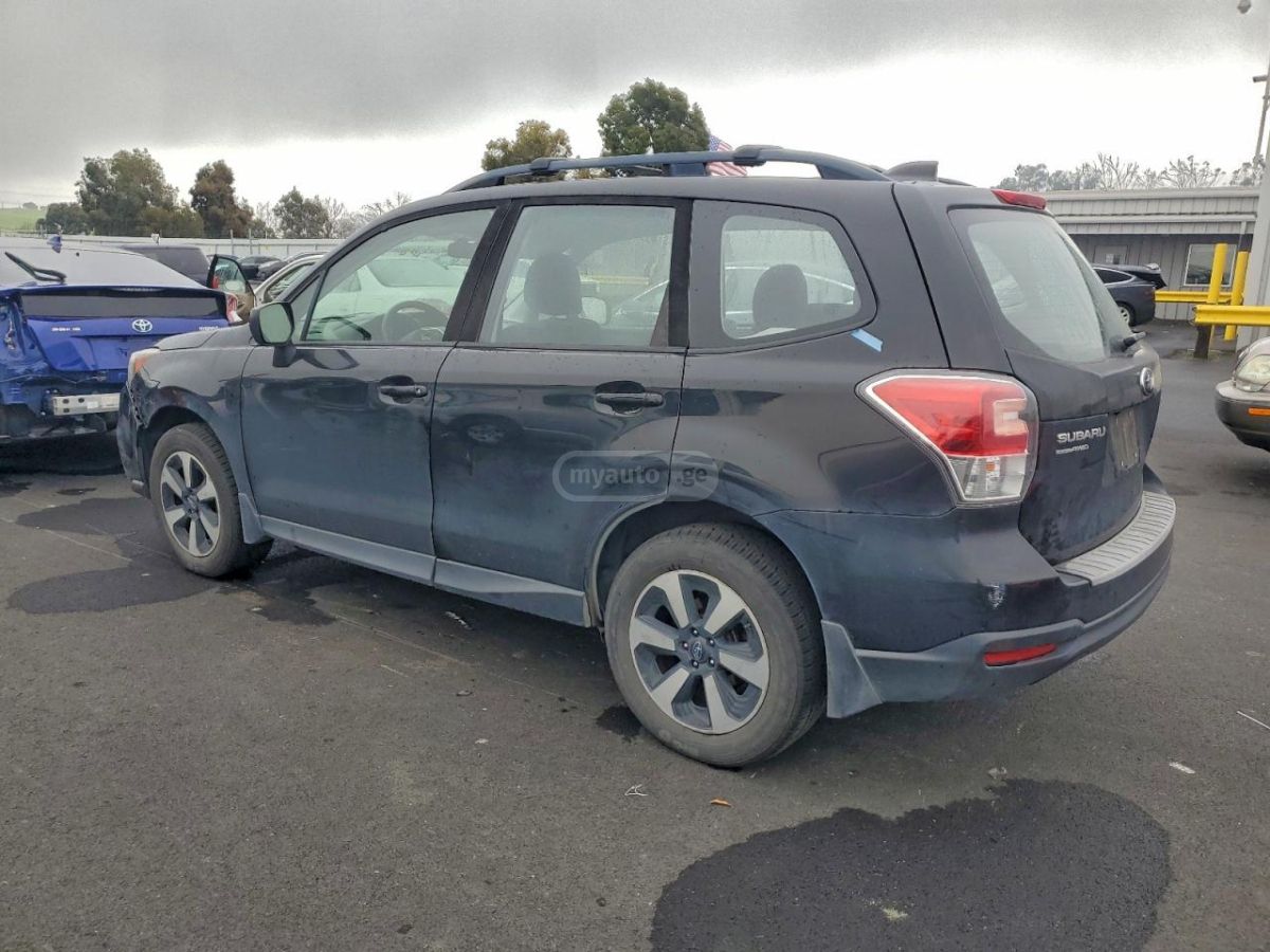 Subaru Forester 2017 — photo 2