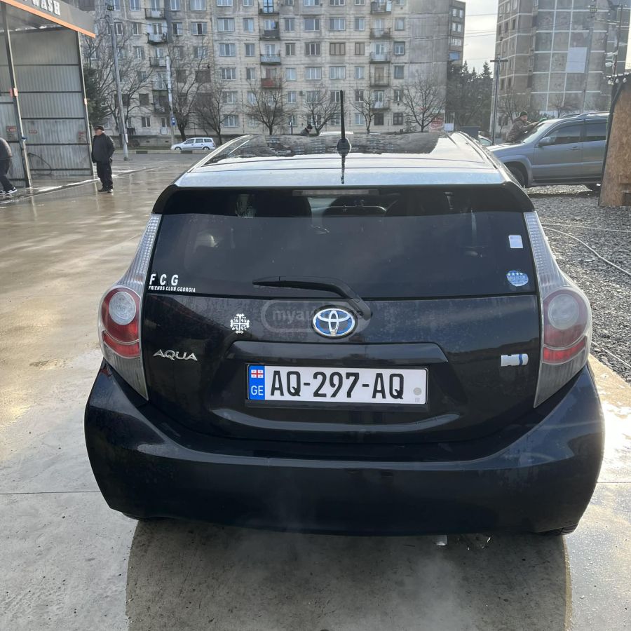 Toyota Aqua 2012 — photo 2