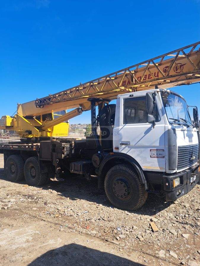 Maz 4740