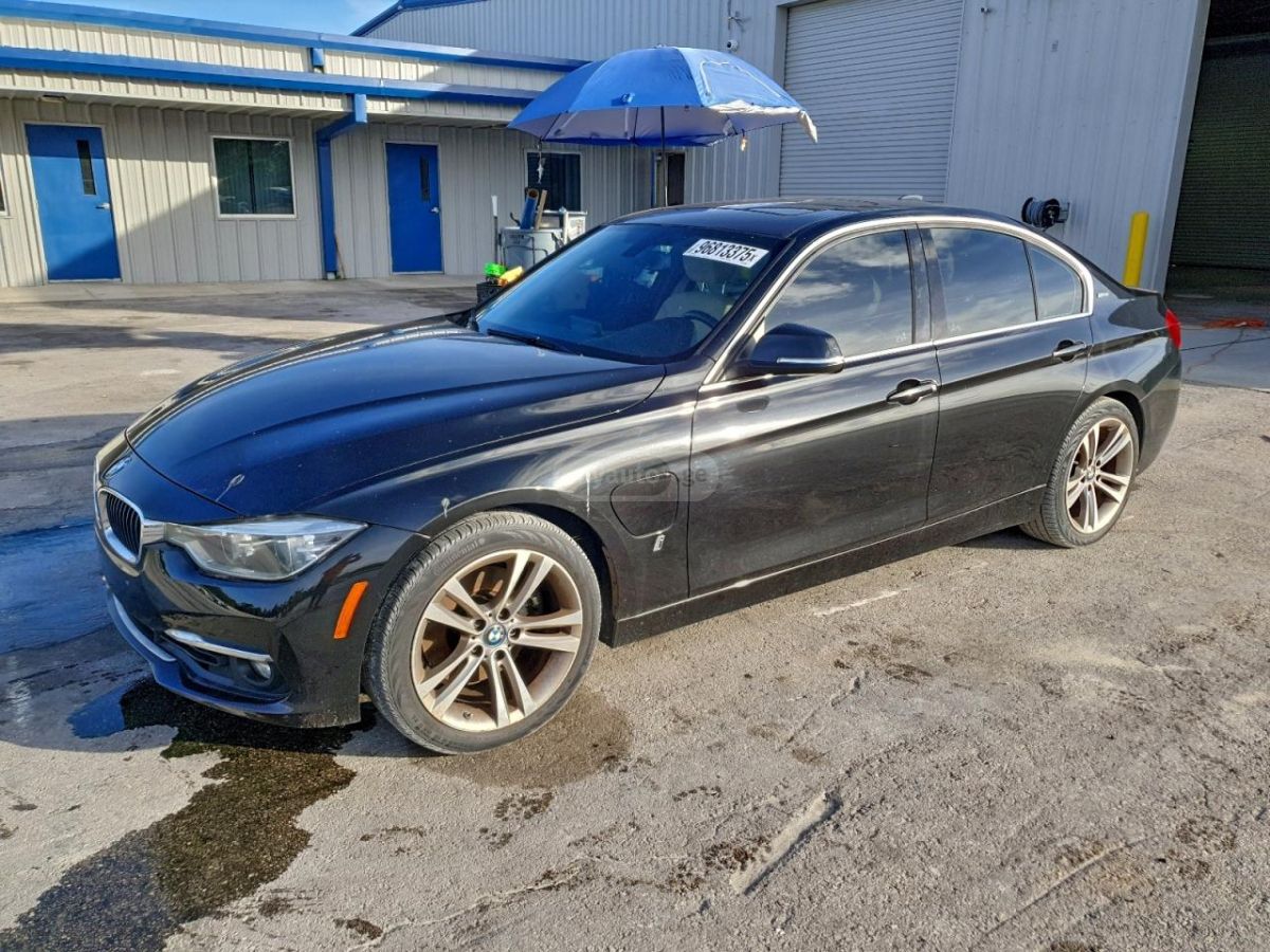 BMW 330