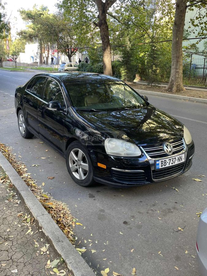 Volkswagen Jetta 2008 — photo 2