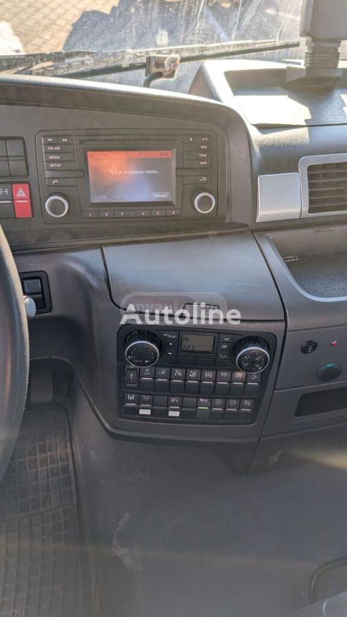 Isuzu TGX 2014 — photo 2