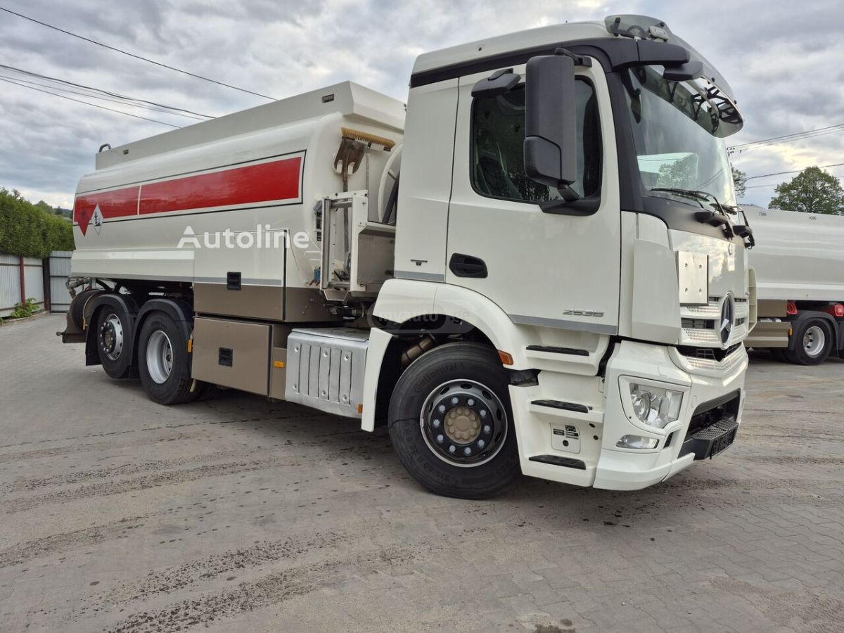 Mercedes-Benz Antos 2014 — photo 2
