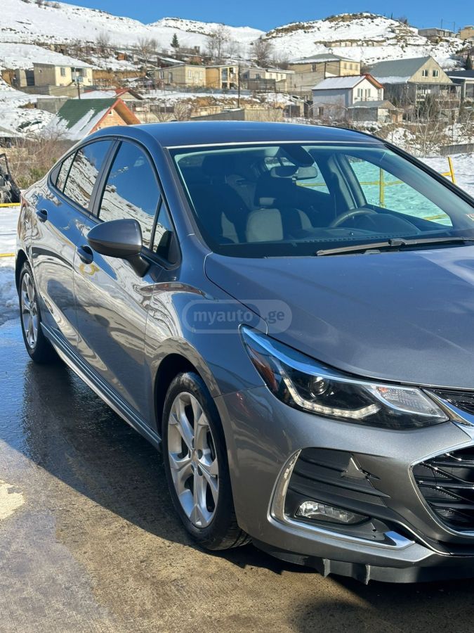 Chevrolet Cruze 2018 — photo 2