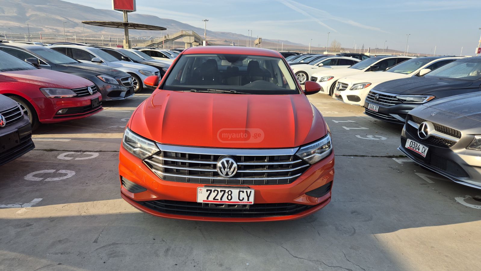 Volkswagen Jetta 2018 — photo 2