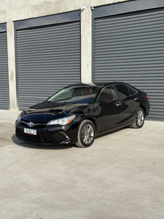 Toyota Camry 2015 — photo 2