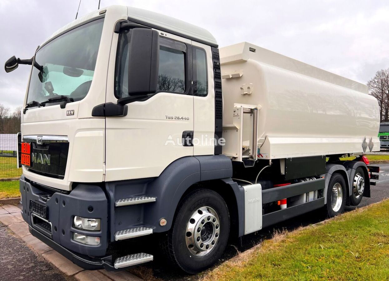 Isuzu 26.364 2013 — photo 2