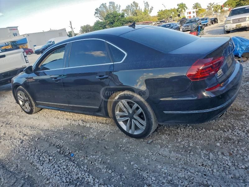 Volkswagen Passat 2017 — photo 2