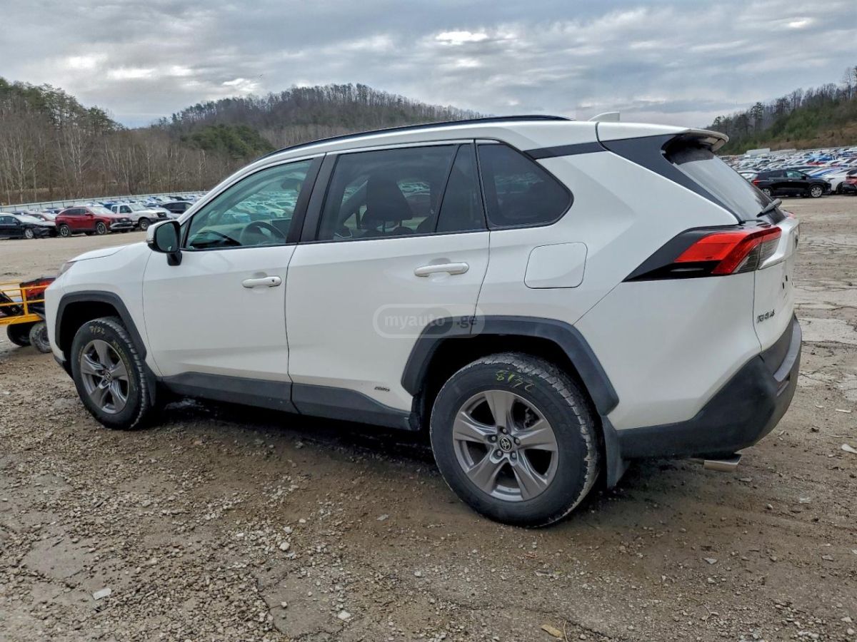 Toyota RAV4 2022 — photo 2