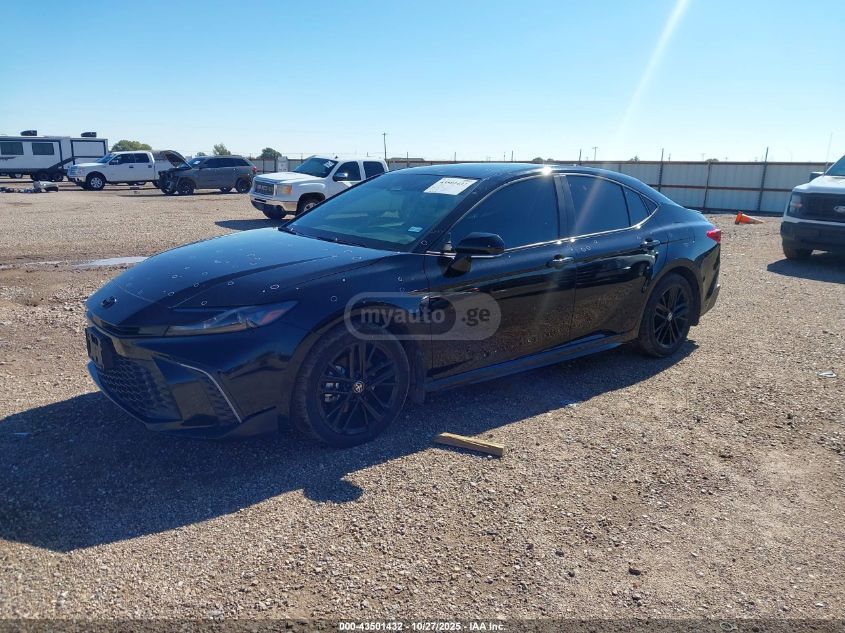 Toyota Camry 2025 — photo 2