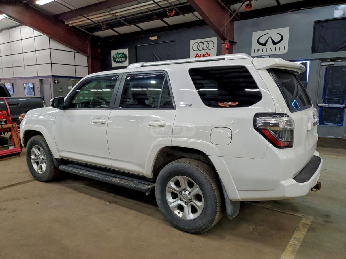 Toyota 4Runner 2018 — photo 2