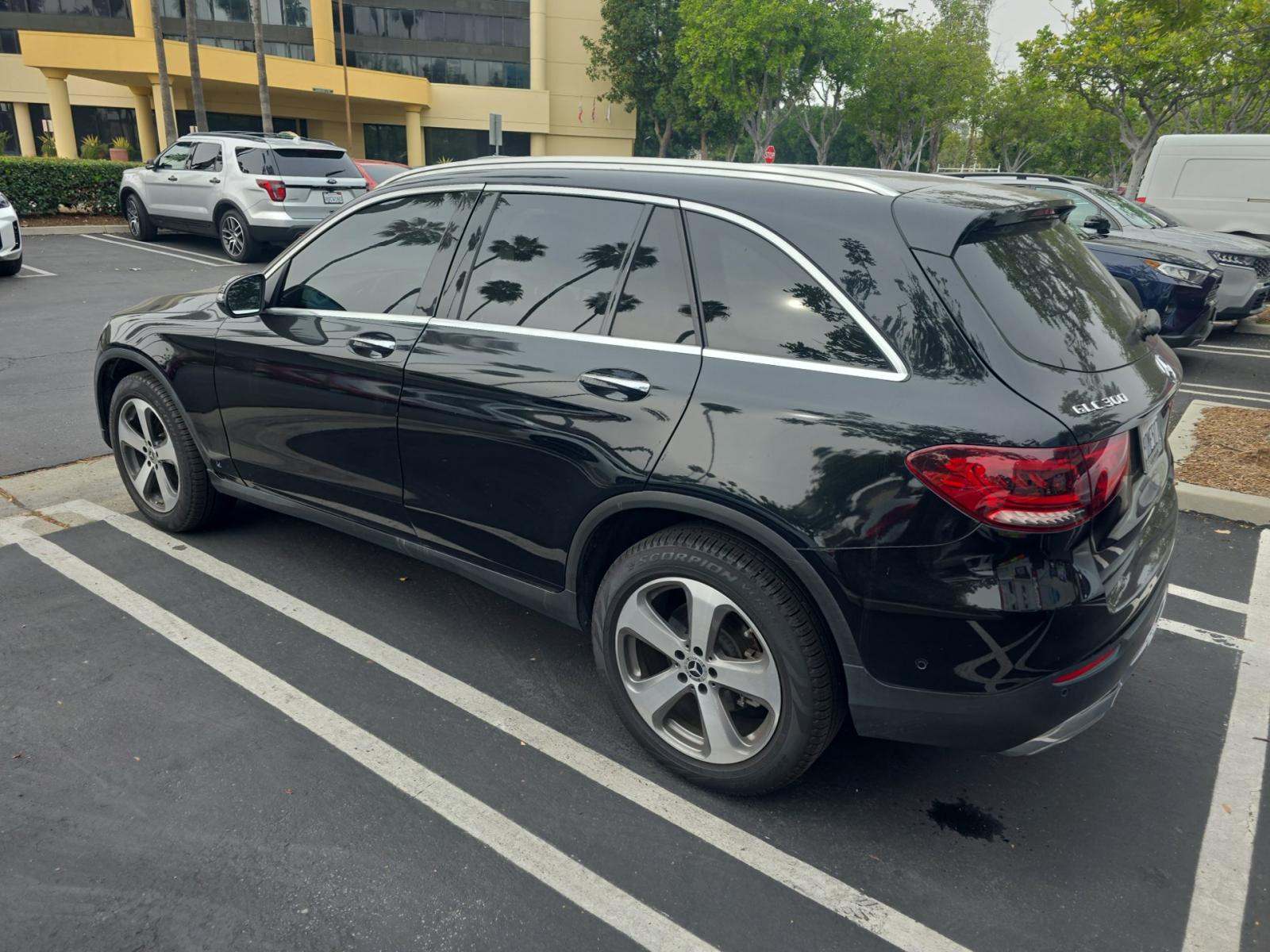 Mercedes-Benz GLC 300 2022 — photo 2